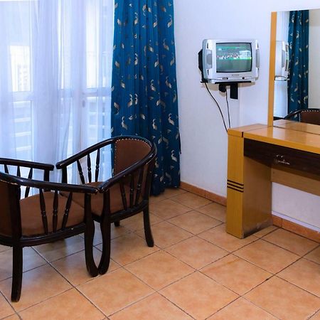 Aponye Hotel คัมพาลา ภายนอก รูปภาพ