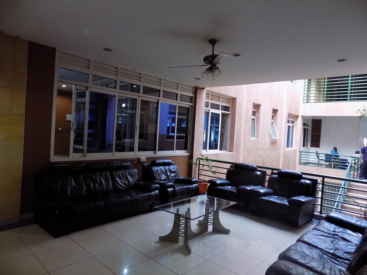 Aponye Hotel คัมพาลา ภายนอก รูปภาพ